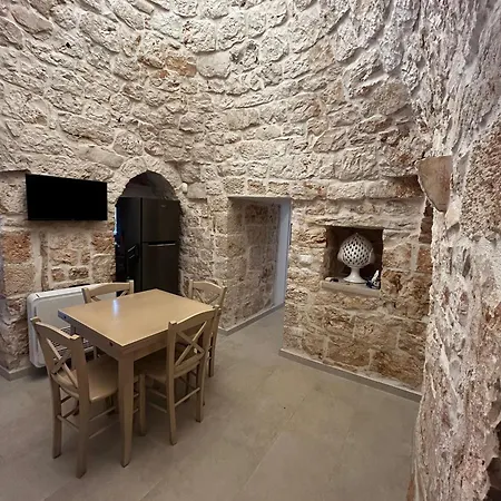 Il Trullo Di Bina 4*