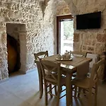 Il Trullo Di Bina Couette-café Pezze Di Greco