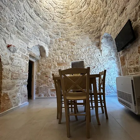 Il Trullo Di Bina Пецце-ди-Греко